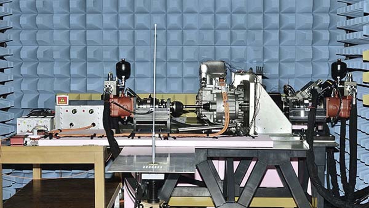 EMV Labor mit Leistungsprüstand von Schaeffler Engineering
