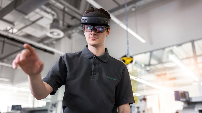 Applications such as augmented reality make it possible to visualize and interact with digital contents or virtual objects in real time.