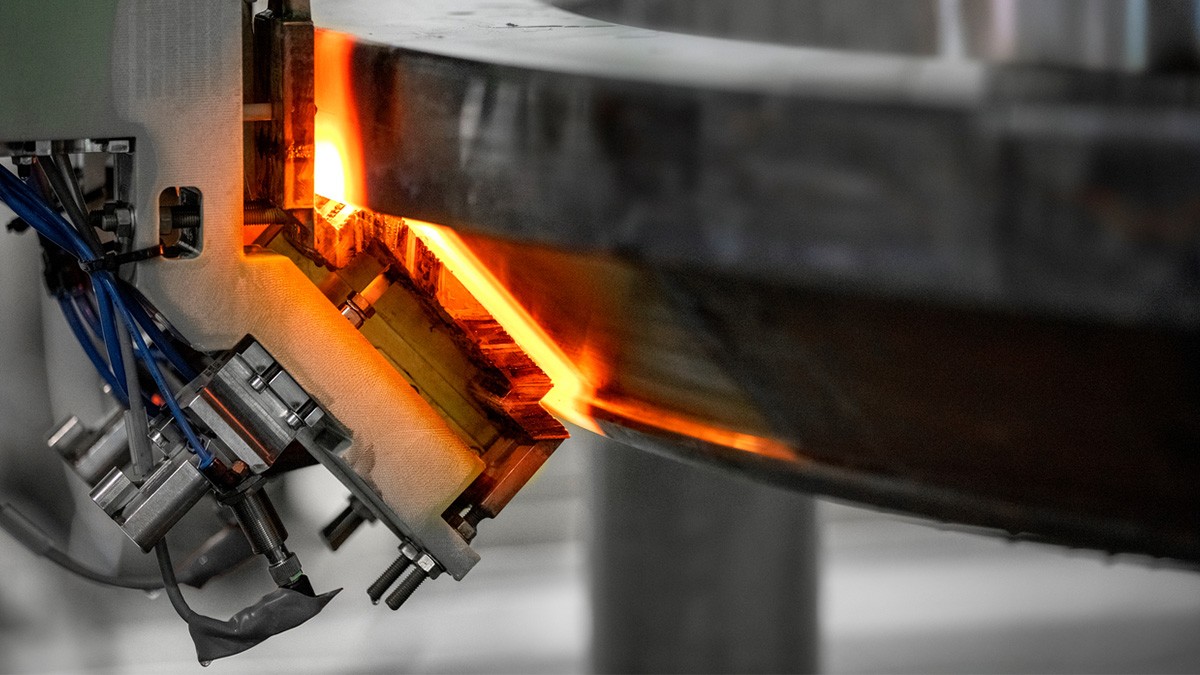 Energy-intensive heat treatment processes are being replaced by induction hardening, for example.