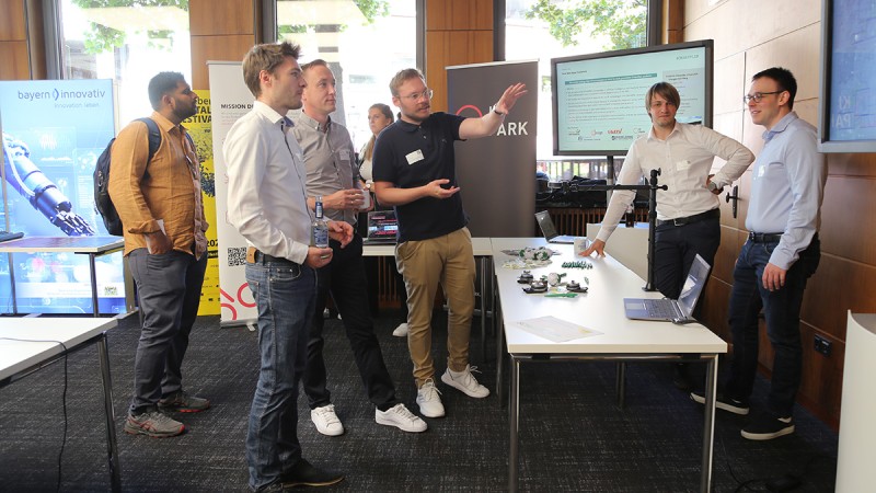 In the Chamber of Commerce and Industry building in Nuremberg, Schaeffler colleagues provided insights into digital solutions for manufacturing