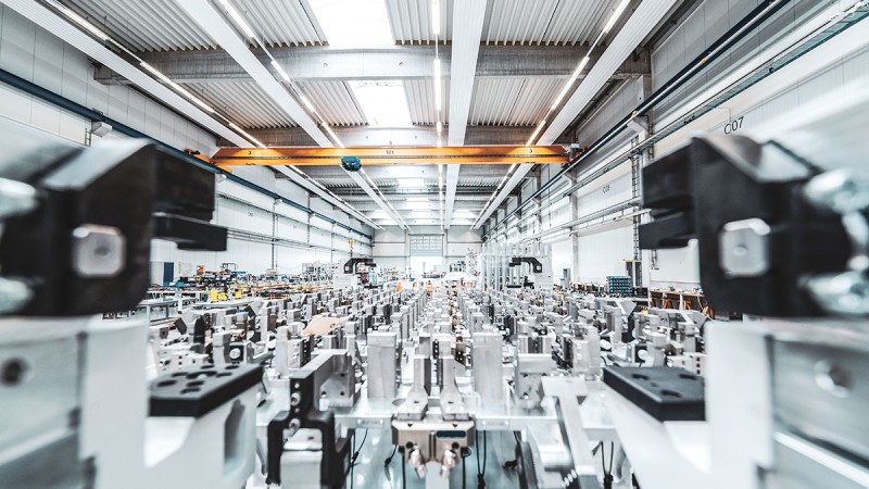The smart factory is largely self-controlled.