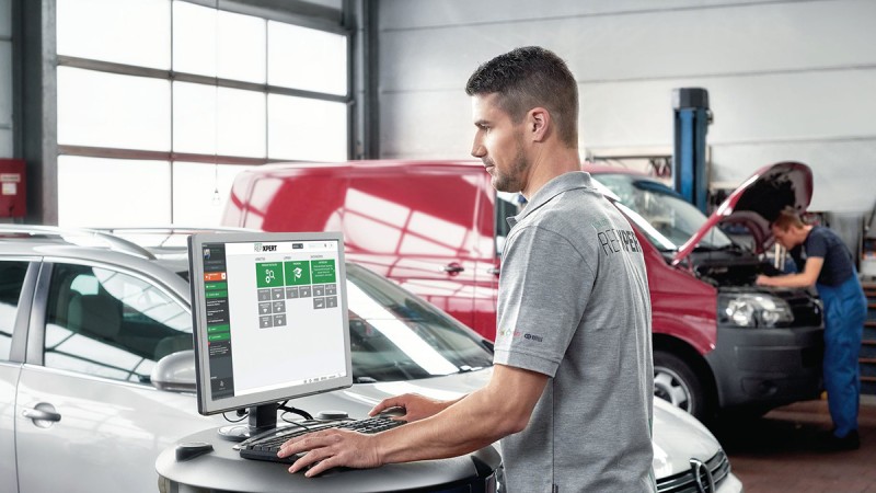 At our REPXPERT online portal, garage employees find all the components they need for repair.